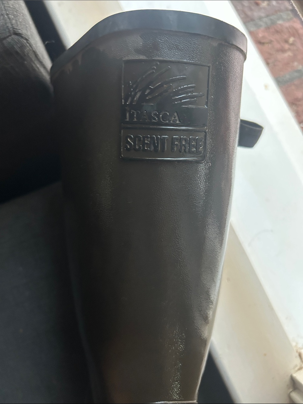 Itasca Men’s Scent-Free Rain Boots in Dark Brown